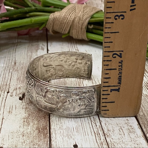 Unsigned Silver-tone Ornate Birds Deer Hen Peacock 1” Open Cuff Bangle Bracelet - Picture 8 of 10